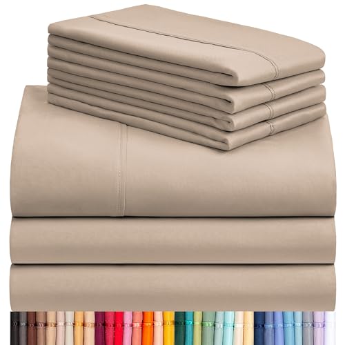 a stack of bed sheets